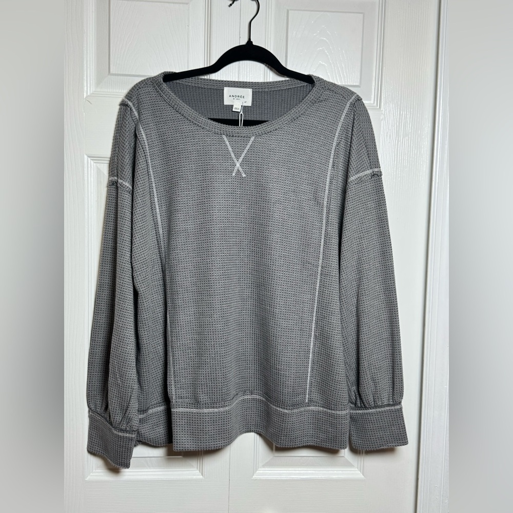 ANDREE BY UNIT Women's Gray Waffle Knit Crewneck Top